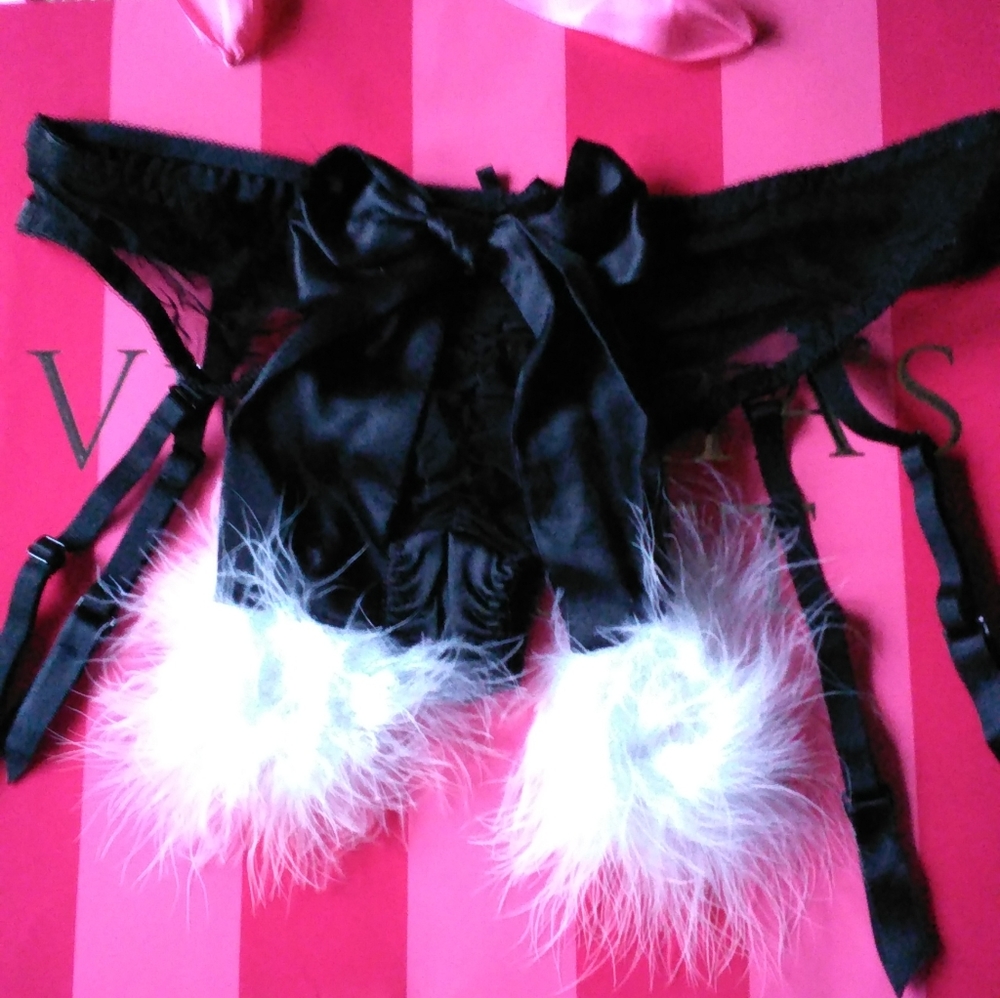 Extremely RARE Victoria's Secret Bundle - Picture 3 of 15